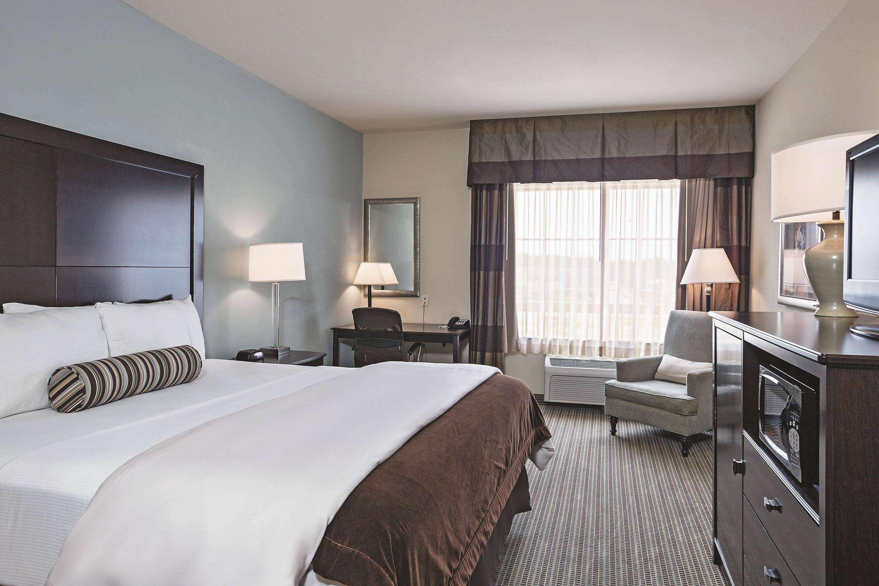 Готель La Quinta By Wyndham Dfw Airport West - Йулісс Екстер'єр фото