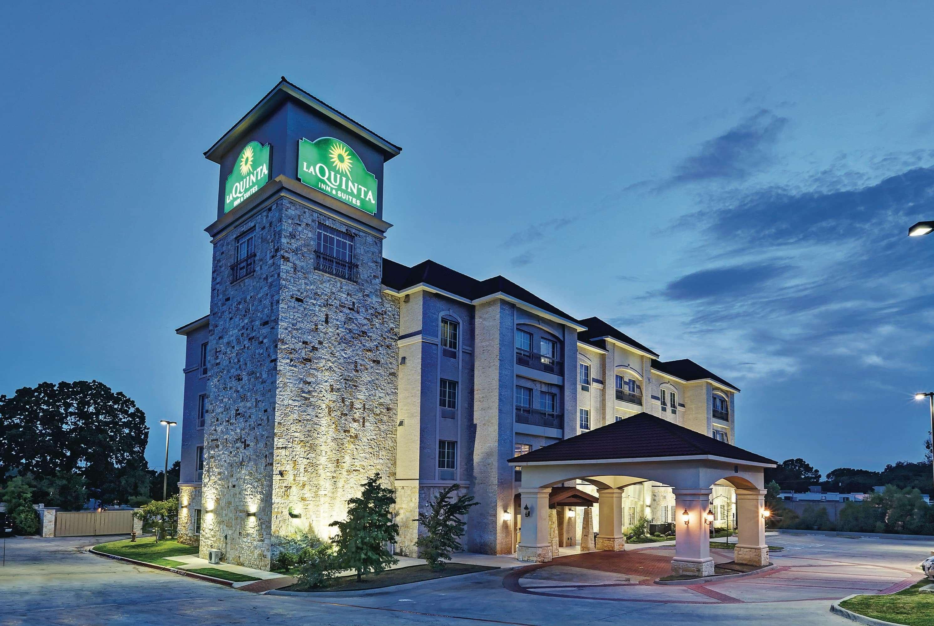 Готель La Quinta By Wyndham Dfw Airport West - Йулісс Екстер'єр фото